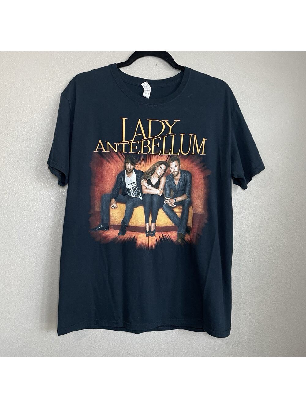 Lady Antebellum Tour T Shirt Unisex Size Large Black Short Sleeve Concert 2010